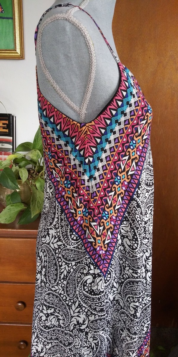 Robe Longue Luxology Sans Manches – Coupe Maxi, Décolleté V – Taille 4