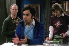 Kunal Nayyar "Big Bang Theory" Autogramm signed 20x30 cm Bild