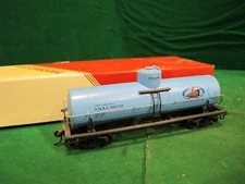 HO nmra SINGLE DOME TANK CAR W/KADEE CPLRS