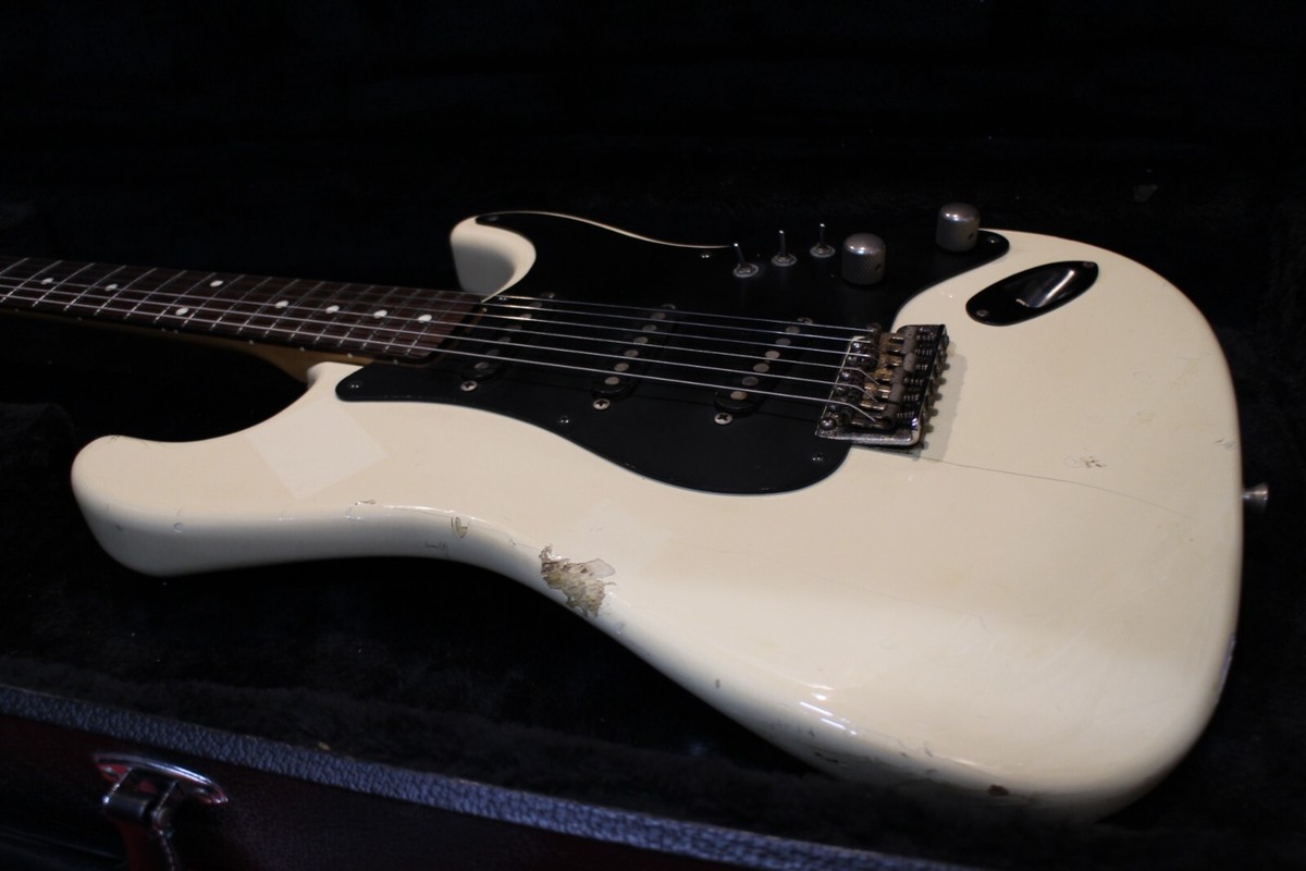 【しょたろ】Fender Japan Stratocaster USED Fender Japan Stratocaster White made in Japan 1993-94