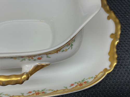 Vignaud "RED / YELLOW DAISY" Limoges Gravy Boat w/Attached Underplate - Picture 4 of 11