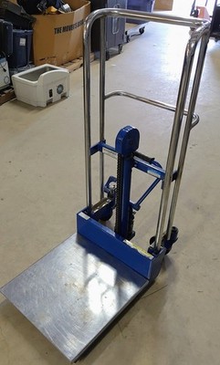 Vestil HYD-5 Hefti-Lift Hydraulic Manual Stacker Platform Lift Truck 880lb Cap
