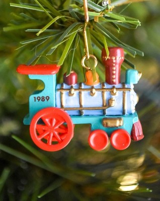 Hallmark - Noel R.R.  Locomotive  Series 1st 1989 - Miniature Keepsake Ornament