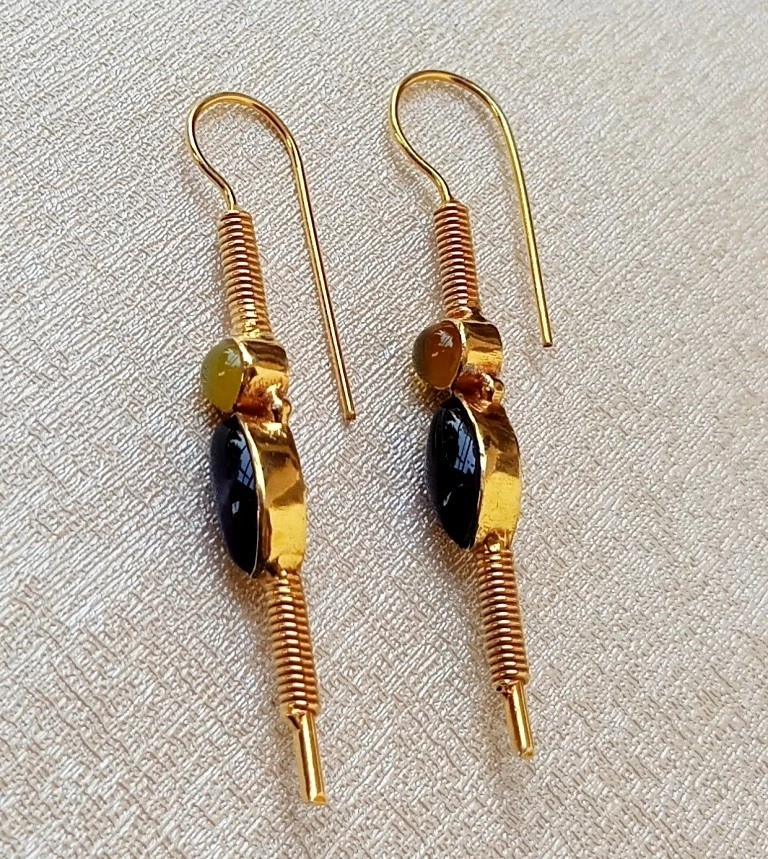 Boucles d'oreilles anciennes en or jaune 18K et turquoises - 58 Facettes
