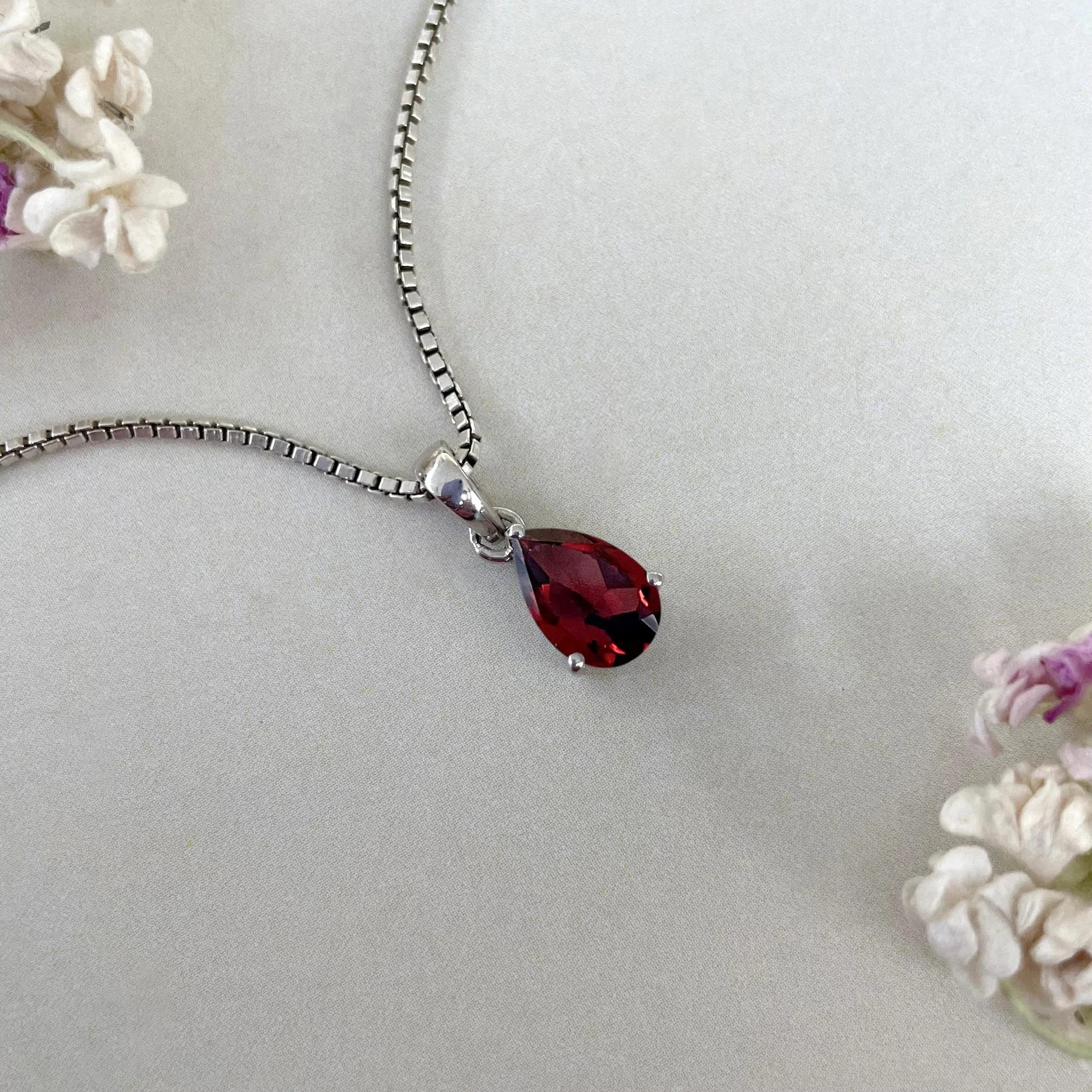 Natural 15 Ct Garnet Pendant Gemstone In Solid 925 Sterling Silver with Chain
