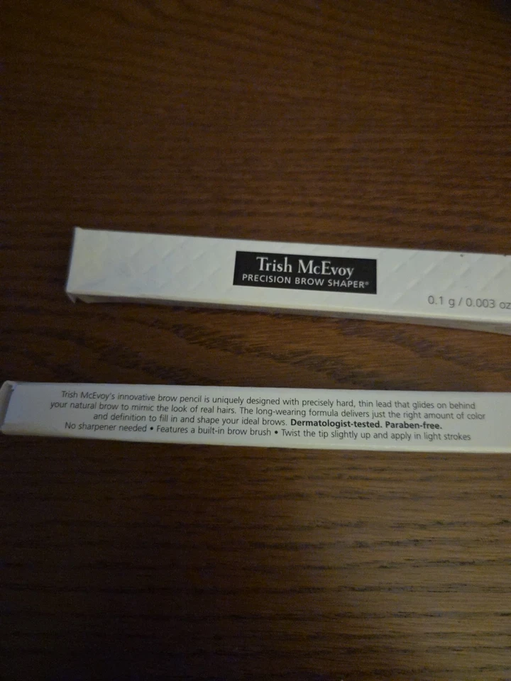 2 modeladores de sobrancelha Trish McEvoy Precision: natural, 0,03 oz na caixa - Imagem 2 de 4