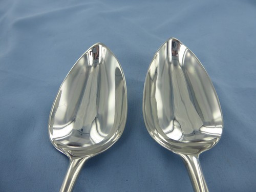 AN ANTIQUE STERLING SILVER PAIR OF OLD ENGLISH SOUP SPOONS. LONDON 1815. - Picture 3 of 9
