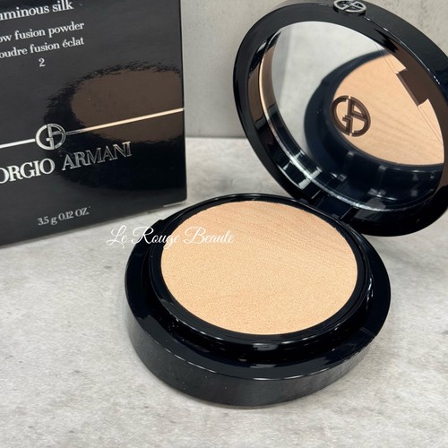 Giorgio Armani Luminious Silk Foundation Glow Fusion Powder - Shade 2 New - Picture 3 of 3