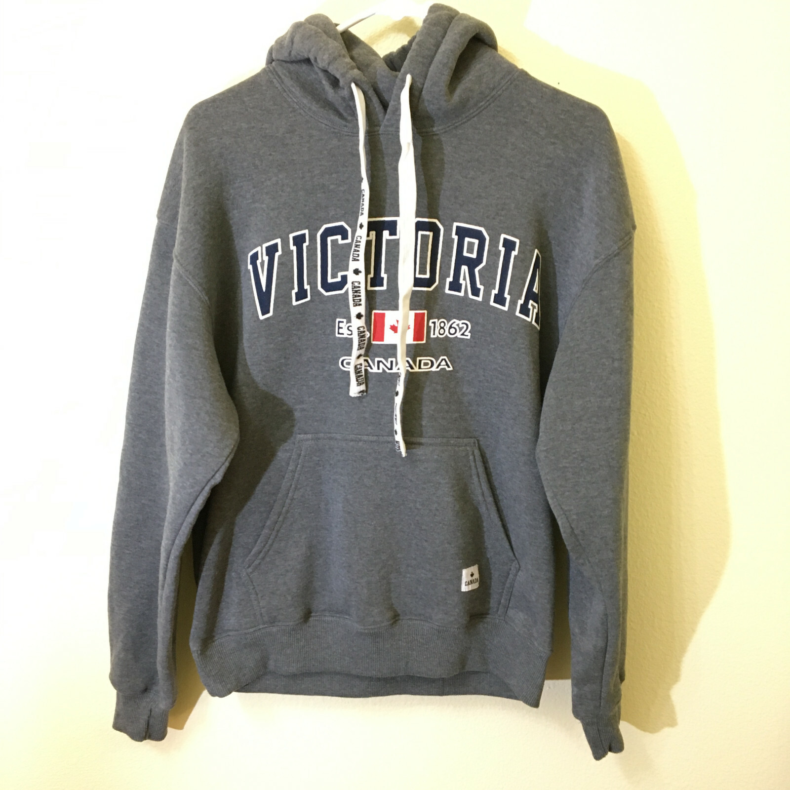 Victoria Canada Sweatshirt Mens Size Small Grey Hoodie Long Sleeve Teepee  Casual | eBay