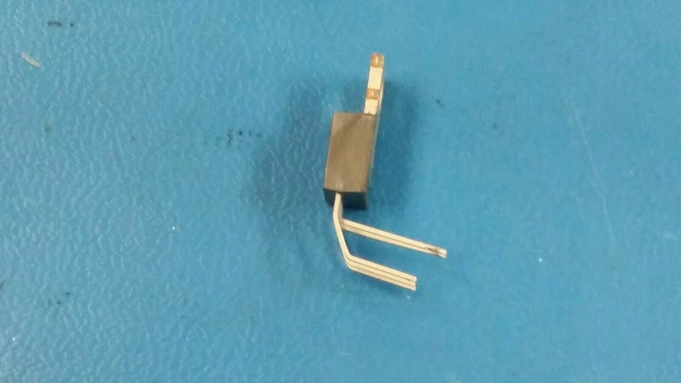 (1 PC) EZ1087CT-ADJ SEMTECH LDO Adj. Voltage Regulator IC 1 Output 5A TO-220-5 - Image 2 of 4