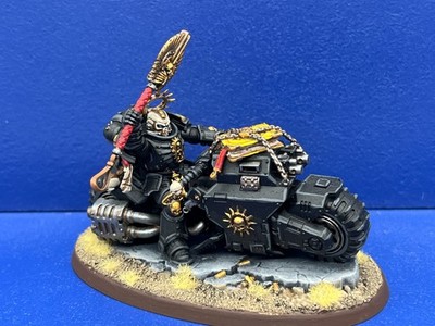 Primaris Chaplain on Bike der Imperial Fists GUT BEMALT