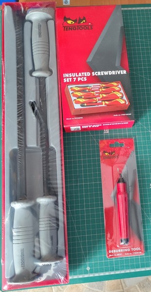Lote Teng Tools, juego de Palancas, Tijera elect, desbarbador y Destornilladores