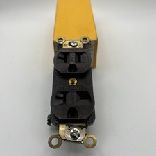 HUBELL HBL5492 RECEPTACLE