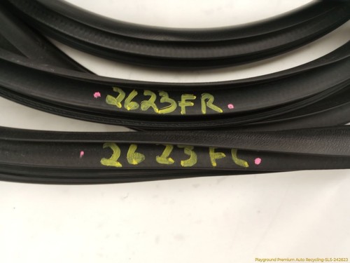Acura RSX DC5 Pair Of Left & Right Front Door Molding Weather Strip Seal 02-06 - Picture 12 of 12