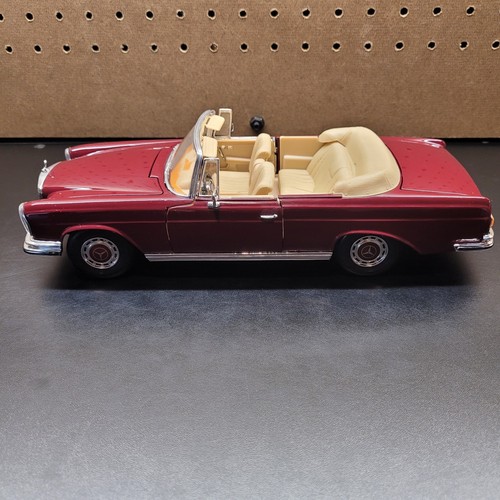 Mercedes 280SE 1966 Maisto 1/18 - Bourgogne, Edition Spéciale - Occasion Boîte Incluse