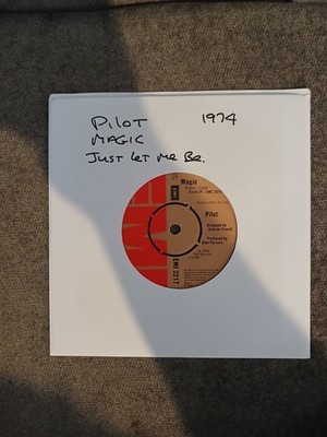 Pilot Magic/Just Let Me Be 7 '' Vinyl Record UK EMI 1974