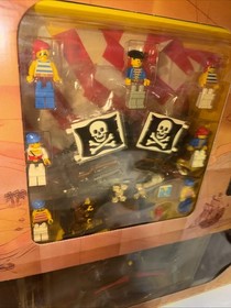 LEGO 6285 Black Seas Barracuda Legoland New Sealed Contents 1989 Acrylic Case