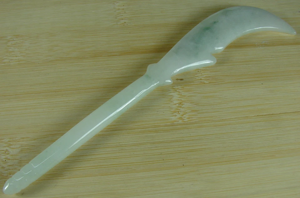 Espada de jade verde hecha a mano grado A colgante de jadeíta esmeralda 刀 A-077-2 Foto 2 de 4