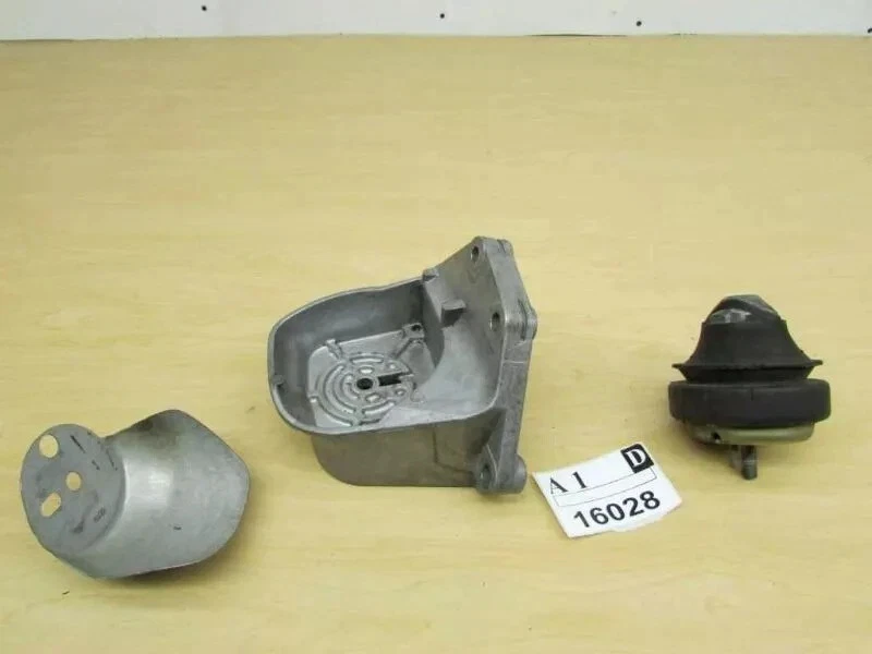 Soporte de soporte trasero de goma para motor VOLVO V6 1999 2005 montaje de motor S80 OEM Foto 2 de 4