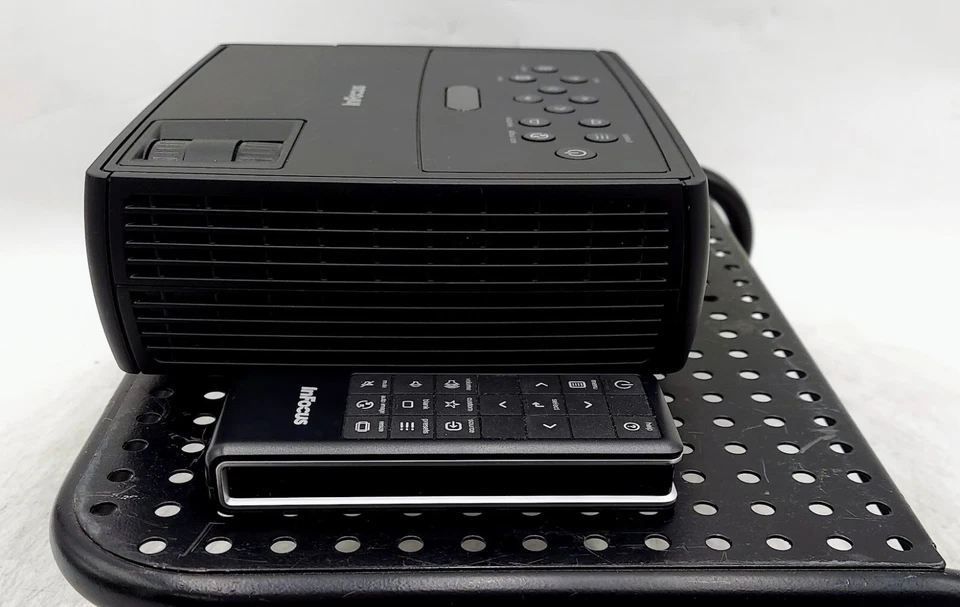 InFocus IN1112A DLP Projector w/ Case * 51 LAMP HOURS* - Image 3 of 4