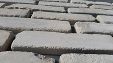 GESCHNITTENER ALTER ZIEGEL &ndash; ZIEGELRIEMCHEN - Klinker aus wei&szlig;en Silikat