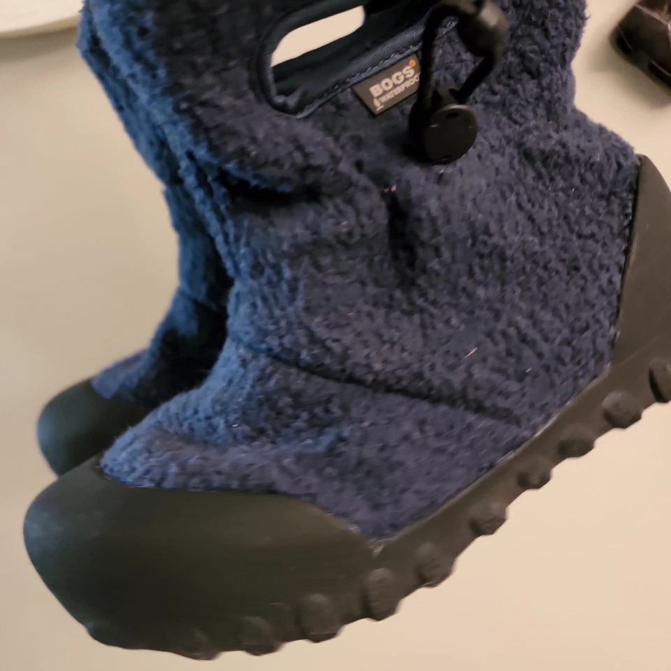 Botines al tobillo azul marino Bogs K BMOC polar niño pequeño talla 13 Foto 4 de 4