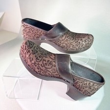2548 Dansko Womens Prima Brown Suede Brown Embossed Clog Size EU 40 US 9.5