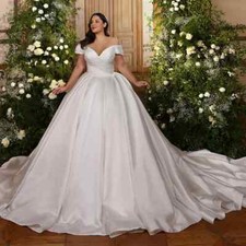 Plus Size Wedding Dresses Off Shoulder Beaded Pearls Pleated Bridal Ball Gowns