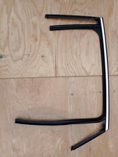 CHEVROLET MALIBU REAR LEFT SIDE DOOR WINDOW GLASS RUN CHANNEL SEAL OEM 2016-23