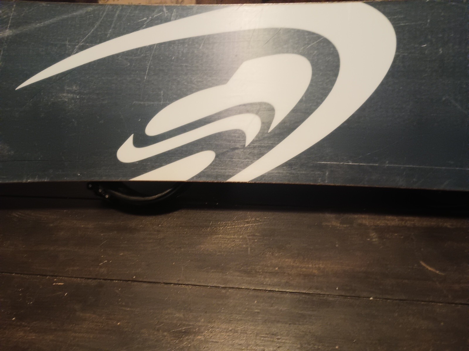 SNOWJAM SNOWBOARD SIZE 133 CM WITH ADJUSTABLE BURTON BINDINGS