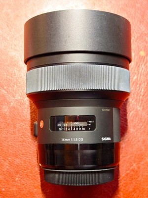 Sigma 14 mm f/1,8 DG HSM Art Objektiv für Canon EF
