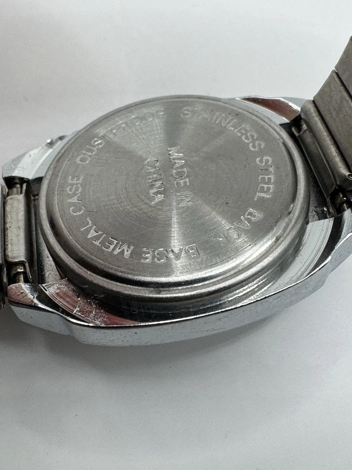 RELOJ DIGITAL DALE WONHARDT 7 VECES WINSTON CUP CHAMPION BATERÍA NUEVA Foto 3 de 3