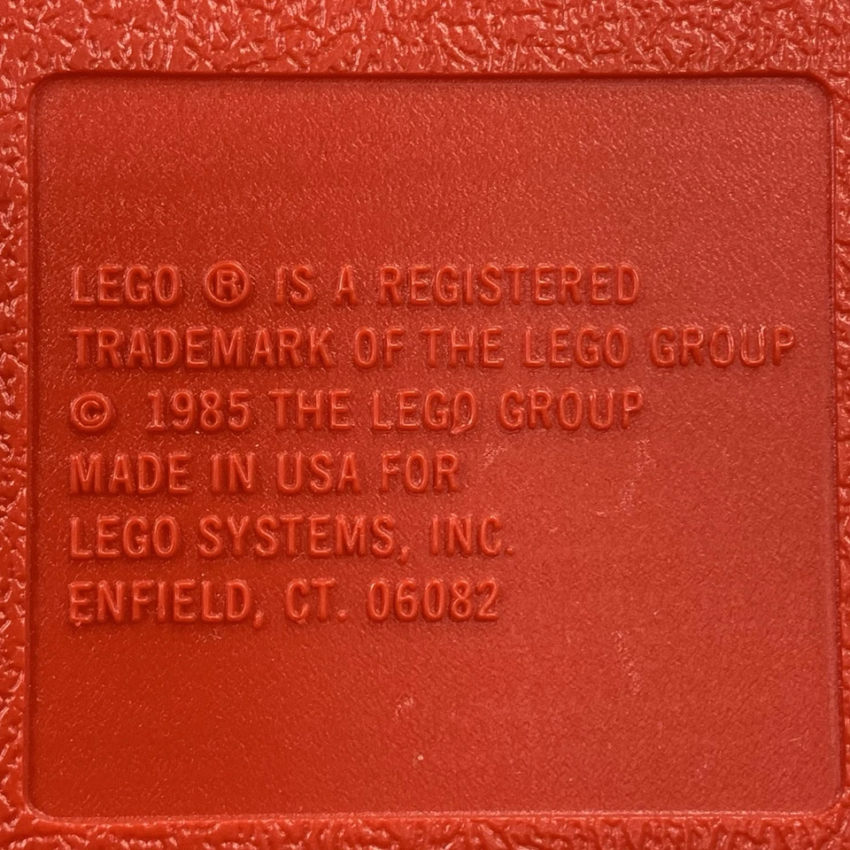 Vintage Lego Soccer Set Parts In Vintage Red Case + Random Lego’s + Minifigures - Image 3 of 4