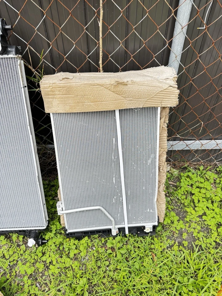 Kit de refrigeración radiador y condensador de aire acondicionado Volkswagen Passat 2012-2013-2014 Passat Foto 3 de 3