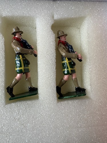 Lead Toy Soldiers Scottish Boy Scouts Pipe And Drum Band Hand PAINT Boxed - Picture 8 of 12