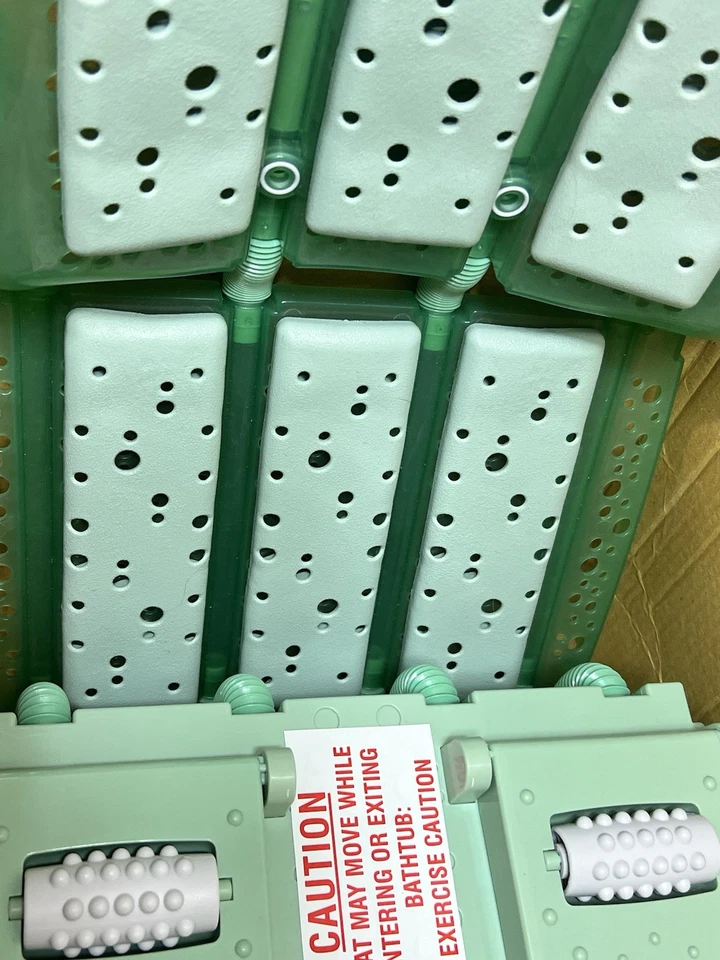 Conair The Ultimate Thermal Spa Bath Mat Heated Bubbles W/Foot Massage - Image 4 of 4