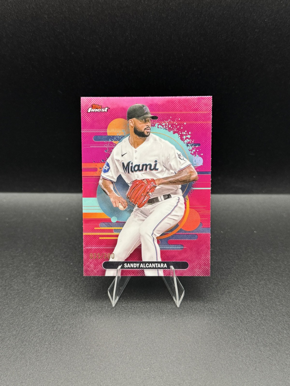 2025 Topps Finest - Uncommon Sandy Alcantara #168 Magenta Refractor /300