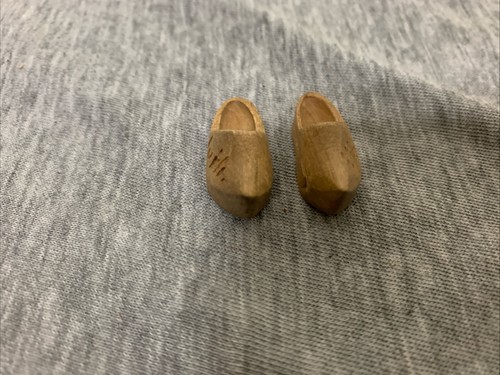 Vintage Miniature Hand Carved Dutch Style Wooden Clogs Duluth, Minn. Souvenir