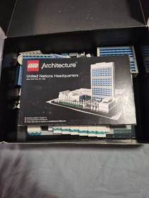 LEGO ARCHITECTURE: United Nations Headquarters (21018 Complete W/ Instructions