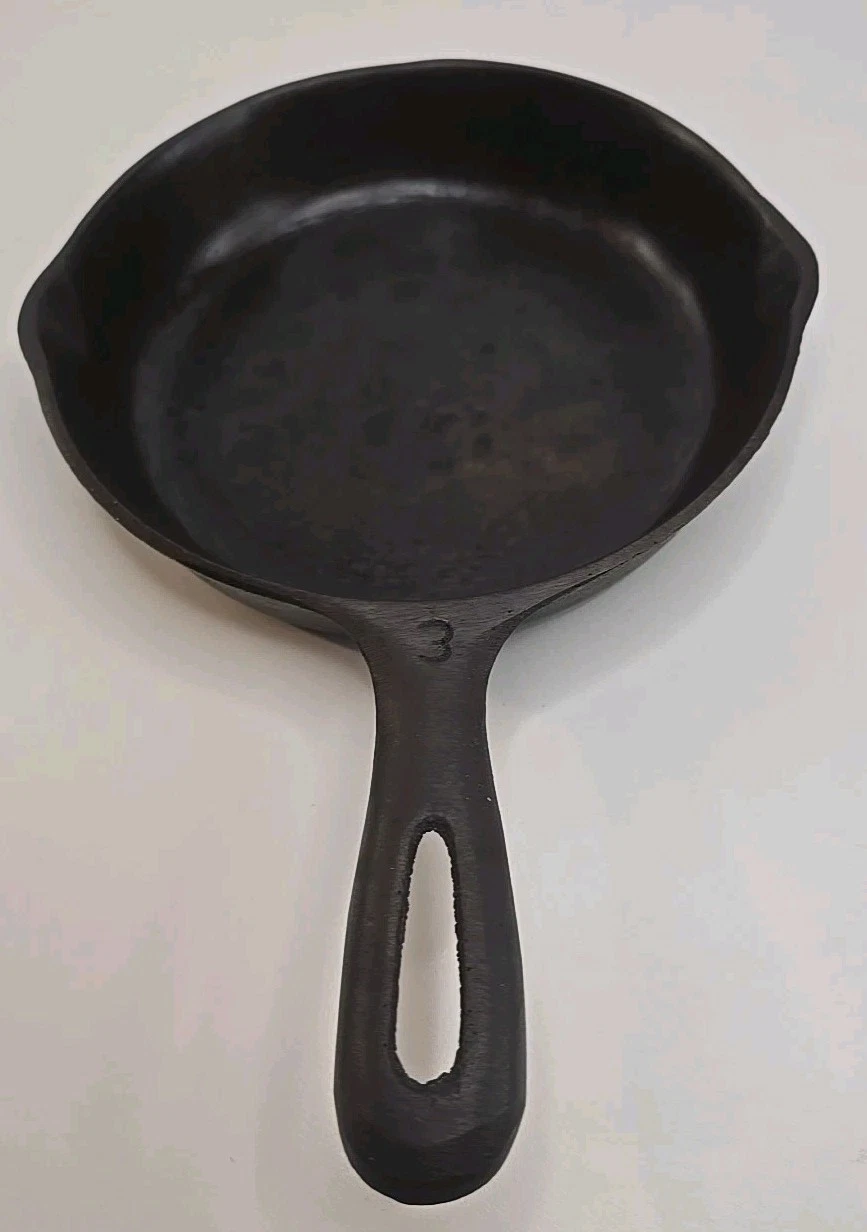 Wagner Ware (Unmarked) No. 3 Skillet Made In USA