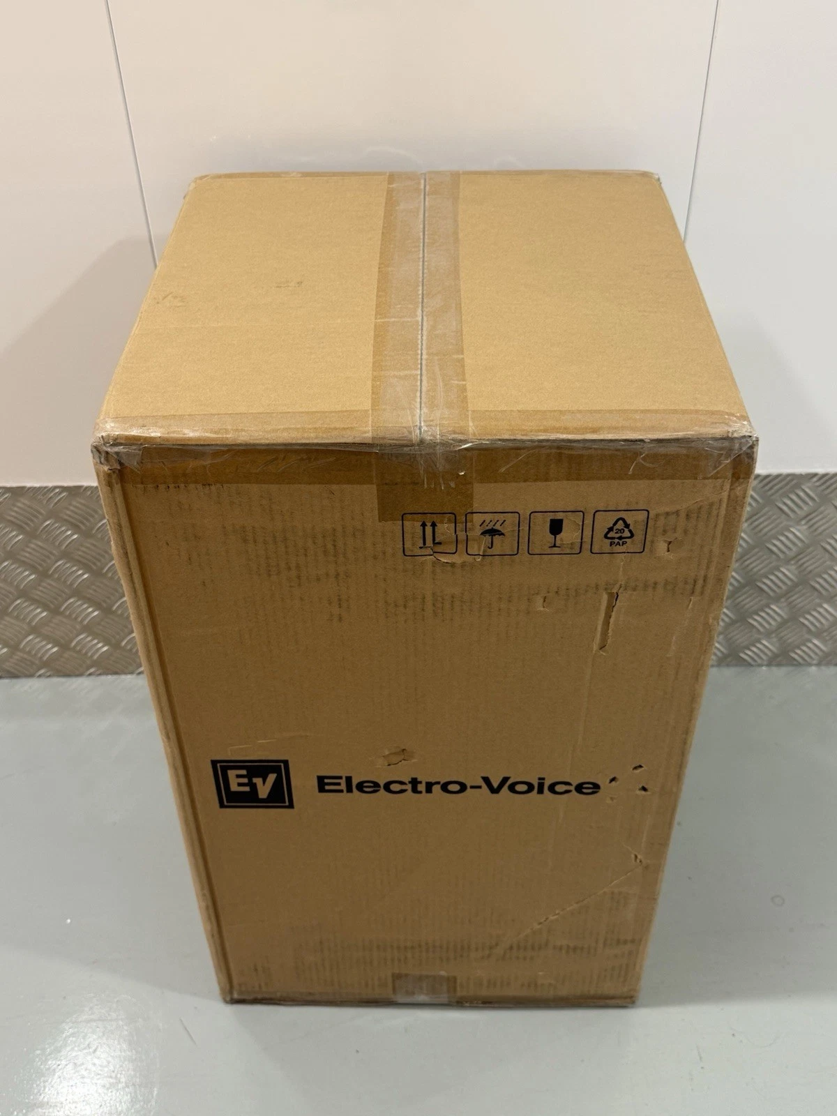 Electro-Voice EKX-12P Active PA Speaker Powered 12” 2 Way Speaker New Open Box 2
