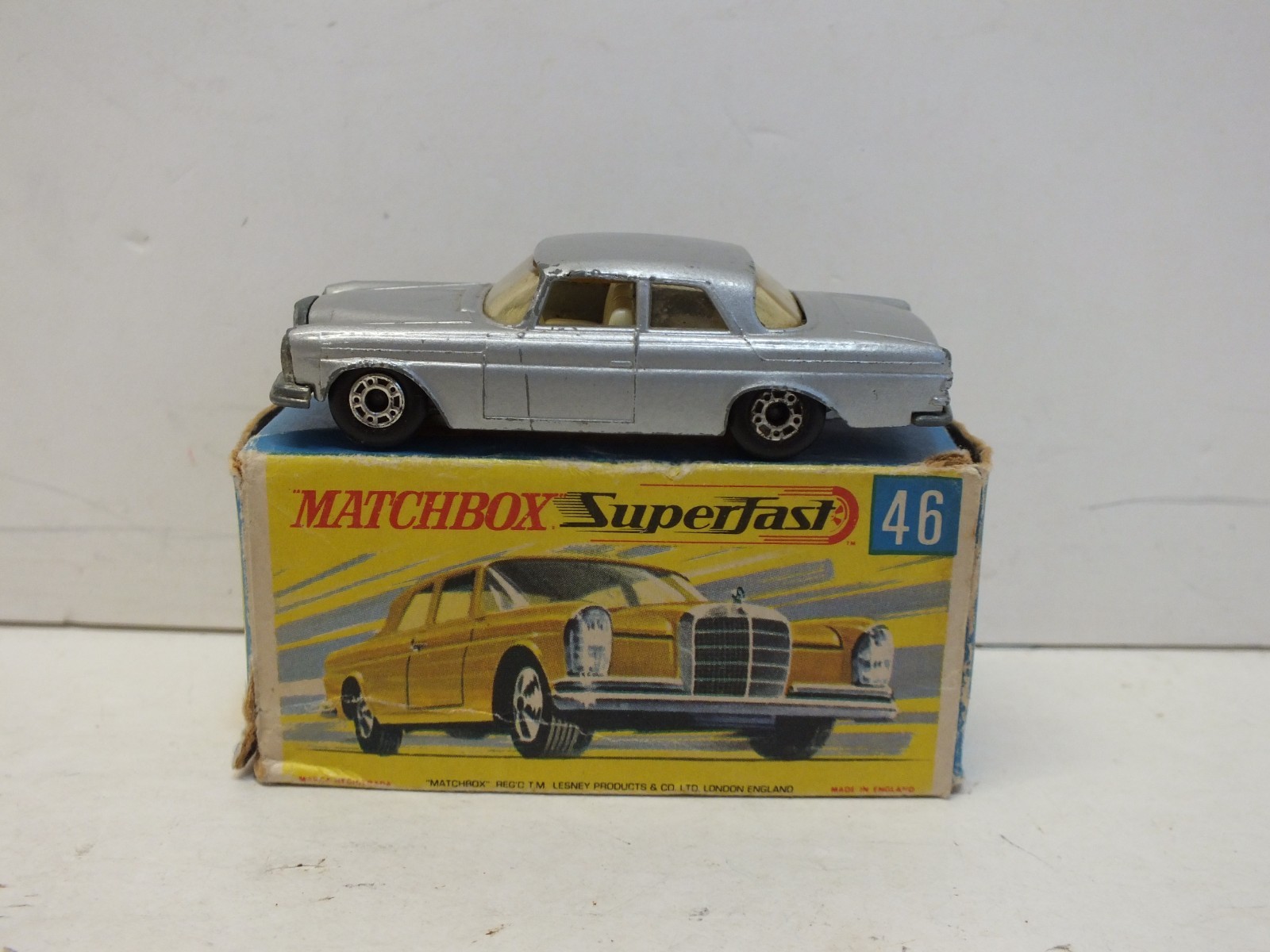 Merc Amazon.com: Matchbox 1962 Mercedes-Benz 220 SE, [Blue] 15/20
