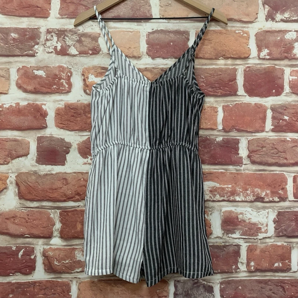 Umgee Shorts Romper Womens S Black White Striped Colorblock Casual Sleeveless - Image 4 of 4