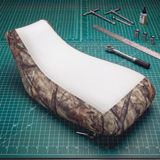 Cubierta de asiento de vinilo color camuflaje blanco Suzuki Ozark 250