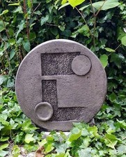 Troika Circle Obelisk.  Troika Garden Sculpture 