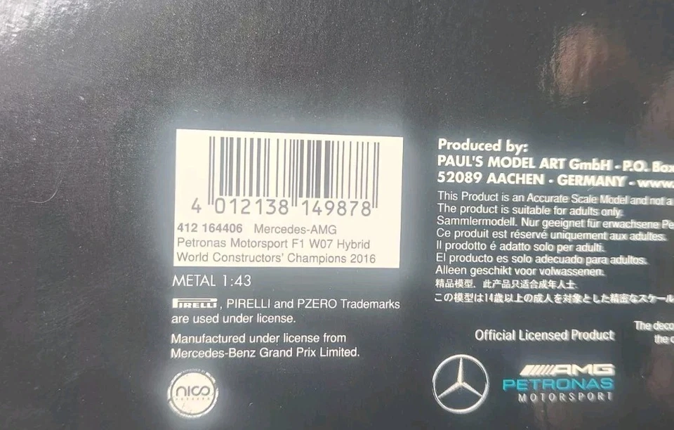 Minichamps Mercedes AMG F1 W07 Hybrid 1:43 N.Rosberg L.Hamilton 2016 - Image 3 of 3