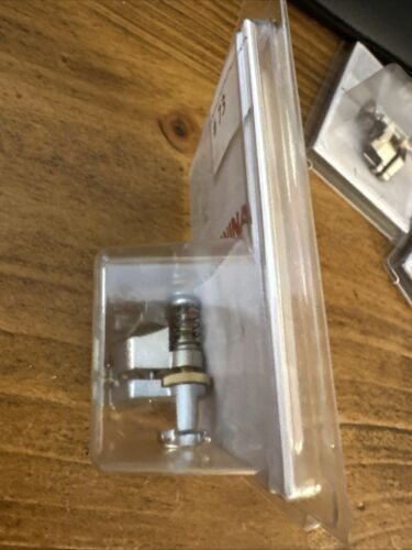 Genuine Bernina Adjustable Stippling Foot #73 - New Style Sealed In Plastic Case - Picture 3 of 4