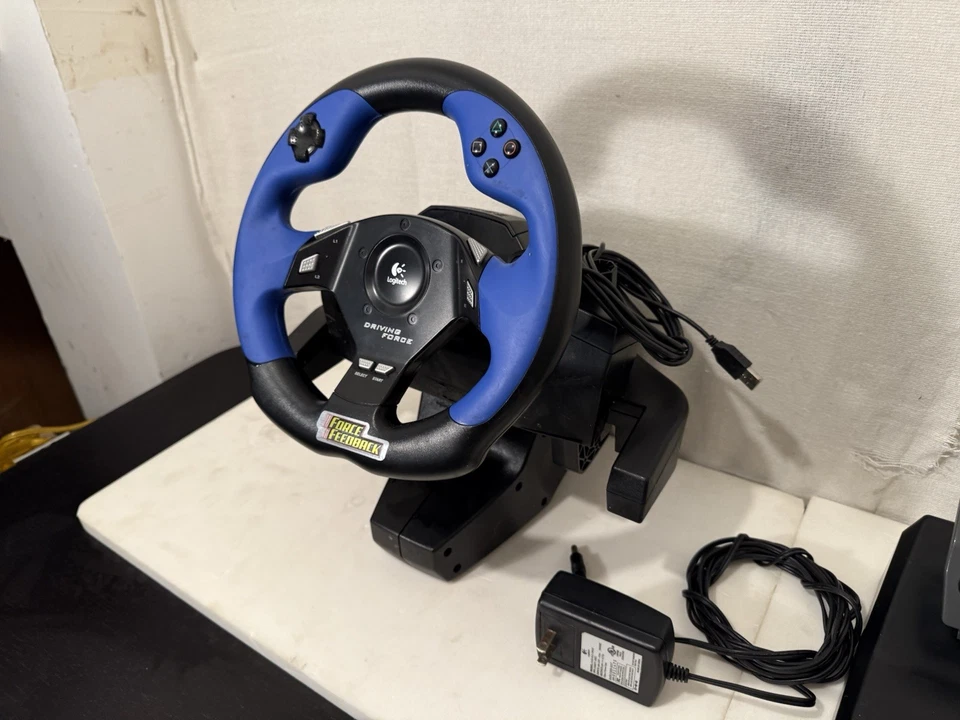 LOGITECH 863191-0000 Driving Force E-UC2 Feedback Racing Wheel And Pedals - Image 3 of 4