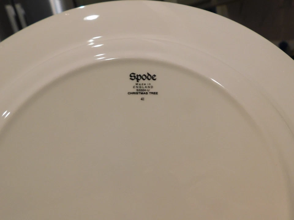 Spode England S3324 CHRISTMAS TREE 10-3/4" DINNER PLATES Set of 5 - Image 4 of 4