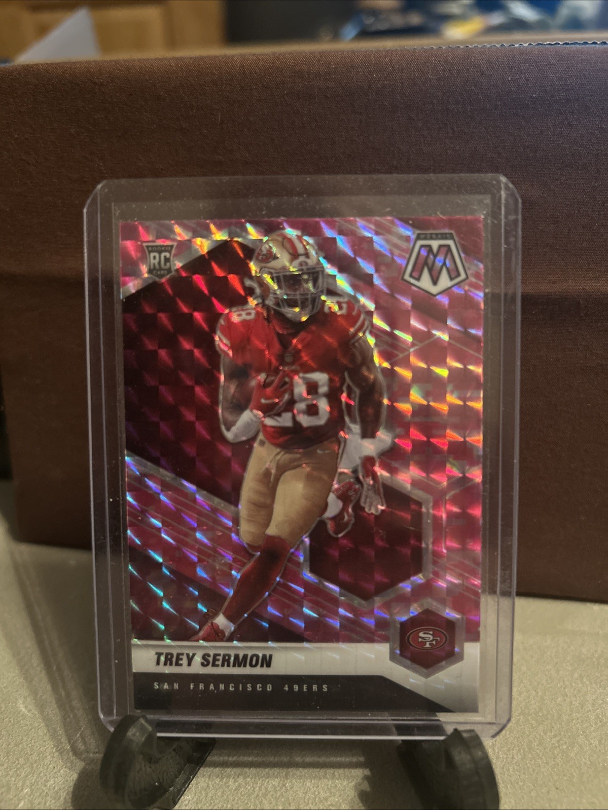 2021 Panini Mosaic - Rookies Trey Sermon #324 Mosaic Camo Pink Prizm (RC)